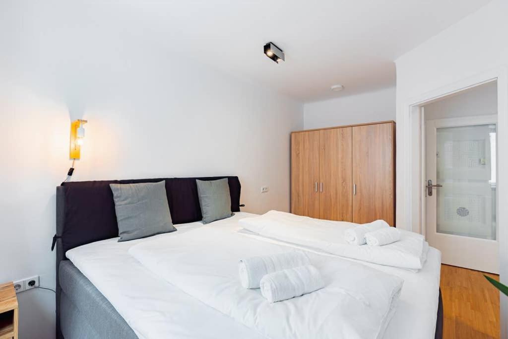 Newly-Renovated, Central City Apartment In The Heart Of Viena Exterior foto